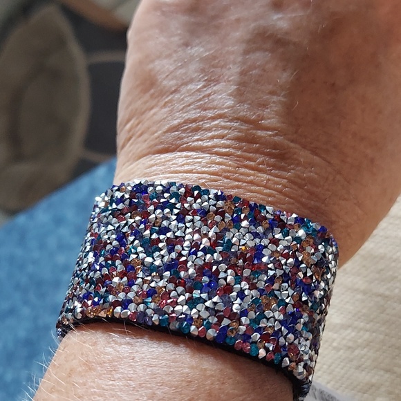 Guess Future is Bright cuff bracelet - Picture 7 of 10